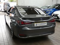 USED 2021 71 LEXUS ES 2.5 300H 4d 215 BHP SAT NAV SUNROOF LEATHER CAMERA HEATED SEATS HEATED STEERING WHEEL 1 OWNER LEXUS WARRANTY TILL SEPT 2031