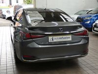USED 2021 71 LEXUS ES 2.5 300H 4d 215 BHP SAT NAV SUNROOF LEATHER CAMERA HEATED SEATS HEATED STEERING WHEEL 1 OWNER LEXUS WARRANTY TILL SEPT 2031