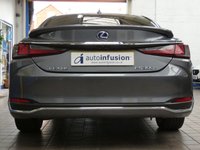 USED 2021 71 LEXUS ES 2.5 300H 4d 215 BHP SAT NAV SUNROOF LEATHER CAMERA HEATED SEATS HEATED STEERING WHEEL 1 OWNER LEXUS WARRANTY TILL SEPT 2031
