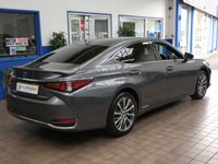 USED 2021 71 LEXUS ES 2.5 300H 4d 215 BHP SAT NAV SUNROOF LEATHER CAMERA HEATED SEATS HEATED STEERING WHEEL 1 OWNER LEXUS WARRANTY TILL SEPT 2031