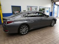 USED 2021 71 LEXUS ES 2.5 300H 4d 215 BHP SAT NAV SUNROOF LEATHER CAMERA HEATED SEATS HEATED STEERING WHEEL 1 OWNER LEXUS WARRANTY TILL SEPT 2031