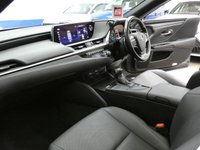 USED 2021 71 LEXUS ES 2.5 300H 4d 215 BHP SAT NAV SUNROOF LEATHER CAMERA HEATED SEATS HEATED STEERING WHEEL 1 OWNER LEXUS WARRANTY TILL SEPT 2031