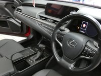 USED 2021 71 LEXUS ES 2.5 300H 4d 215 BHP SAT NAV LEATHER SUNROOF CAMERA PARKING SENSORS 1 OWNER 10 YR LEXUS WARRANTY