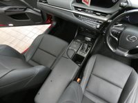 USED 2021 71 LEXUS ES 2.5 300H 4d 215 BHP SAT NAV LEATHER SUNROOF CAMERA PARKING SENSORS 1 OWNER 10 YR LEXUS WARRANTY