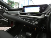 USED 2021 71 LEXUS ES 2.5 300H 4d 215 BHP SAT NAV LEATHER SUNROOF CAMERA PARKING SENSORS 1 OWNER 10 YR LEXUS WARRANTY