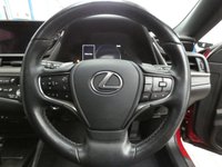 USED 2021 71 LEXUS ES 2.5 300H 4d 215 BHP SAT NAV LEATHER SUNROOF CAMERA PARKING SENSORS 1 OWNER 10 YR LEXUS WARRANTY