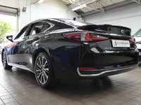 USED 2021 21 LEXUS ES 2.5 300H 4d 215 BHP SAT NAV SUNROOF LEATHER HEATED SEATS HEATED STEERING WHEEL CRUISE CONTROL REAR VIEW CAMERA PARKING SENSORS LEXUS WARRANTY TILL MAY 2031