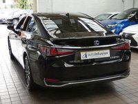 USED 2021 21 LEXUS ES 2.5 300H 4d 215 BHP SAT NAV SUNROOF LEATHER HEATED SEATS HEATED STEERING WHEEL CRUISE CONTROL REAR VIEW CAMERA PARKING SENSORS LEXUS WARRANTY TILL MAY 2031
