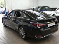 USED 2021 21 LEXUS ES 2.5 300H 4d 215 BHP SAT NAV SUNROOF LEATHER HEATED SEATS HEATED STEERING WHEEL CRUISE CONTROL REAR VIEW CAMERA PARKING SENSORS LEXUS WARRANTY TILL MAY 2031