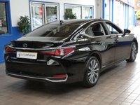 USED 2021 21 LEXUS ES 2.5 300H 4d 215 BHP SAT NAV SUNROOF LEATHER HEATED SEATS HEATED STEERING WHEEL CRUISE CONTROL REAR VIEW CAMERA PARKING SENSORS LEXUS WARRANTY TILL MAY 2031