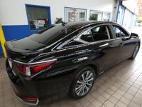 USED 2021 21 LEXUS ES 2.5 300H 4d 215 BHP SAT NAV SUNROOF LEATHER HEATED SEATS HEATED STEERING WHEEL CRUISE CONTROL REAR VIEW CAMERA PARKING SENSORS LEXUS WARRANTY TILL MAY 2031