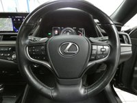 USED 2021 21 LEXUS ES 2.5 300H 4d 215 BHP SAT NAV SUNROOF LEATHER HEATED SEATS HEATED STEERING WHEEL CRUISE CONTROL REAR VIEW CAMERA PARKING SENSORS LEXUS WARRANTY TILL MAY 2031