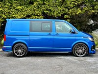 USED 2023 23 VOLKSWAGEN TRANSPORTER 2.0 T32 TDI KOMBI HIGHLINE 150 BHP * HEATED LEATHER / CAMERA / FULL LV KIT 1 OWNER FROM NEW WITH ONLY 4K MILES ******* MASSIVE SPEC VEHICLE