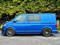 USED 2023 23 VOLKSWAGEN TRANSPORTER 2.0 T32 TDI KOMBI HIGHLINE 150 BHP * HEATED LEATHER / CAMERA / FULL LV KIT 1 OWNER FROM NEW WITH ONLY 4K MILES ******* MASSIVE SPEC VEHICLE