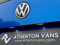 USED 2023 23 VOLKSWAGEN TRANSPORTER 2.0 T32 TDI KOMBI HIGHLINE 150 BHP * HEATED LEATHER / CAMERA / FULL LV KIT 1 OWNER FROM NEW WITH ONLY 4K MILES ******* MASSIVE SPEC VEHICLE