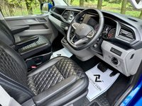 USED 2023 23 VOLKSWAGEN TRANSPORTER 2.0 T32 TDI KOMBI HIGHLINE 150 BHP * HEATED LEATHER / CAMERA / FULL LV KIT 1 OWNER FROM NEW WITH ONLY 4K MILES ******* MASSIVE SPEC VEHICLE