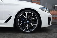USED 2020 BMW 5 SERIES 3.0 530D XDRIVE M SPORT MHEV 4d 282 BHP REAR TV / SUNROOF / LASERLIGHT