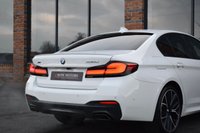 USED 2020 BMW 5 SERIES 3.0 530D XDRIVE M SPORT MHEV 4d 282 BHP REAR TV / SUNROOF / LASERLIGHT