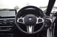 USED 2020 BMW 5 SERIES 3.0 530D XDRIVE M SPORT MHEV 4d 282 BHP REAR TV / SUNROOF / LASERLIGHT