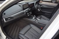 USED 2020 BMW 5 SERIES 3.0 530D XDRIVE M SPORT MHEV 4d 282 BHP REAR TV / SUNROOF / LASERLIGHT