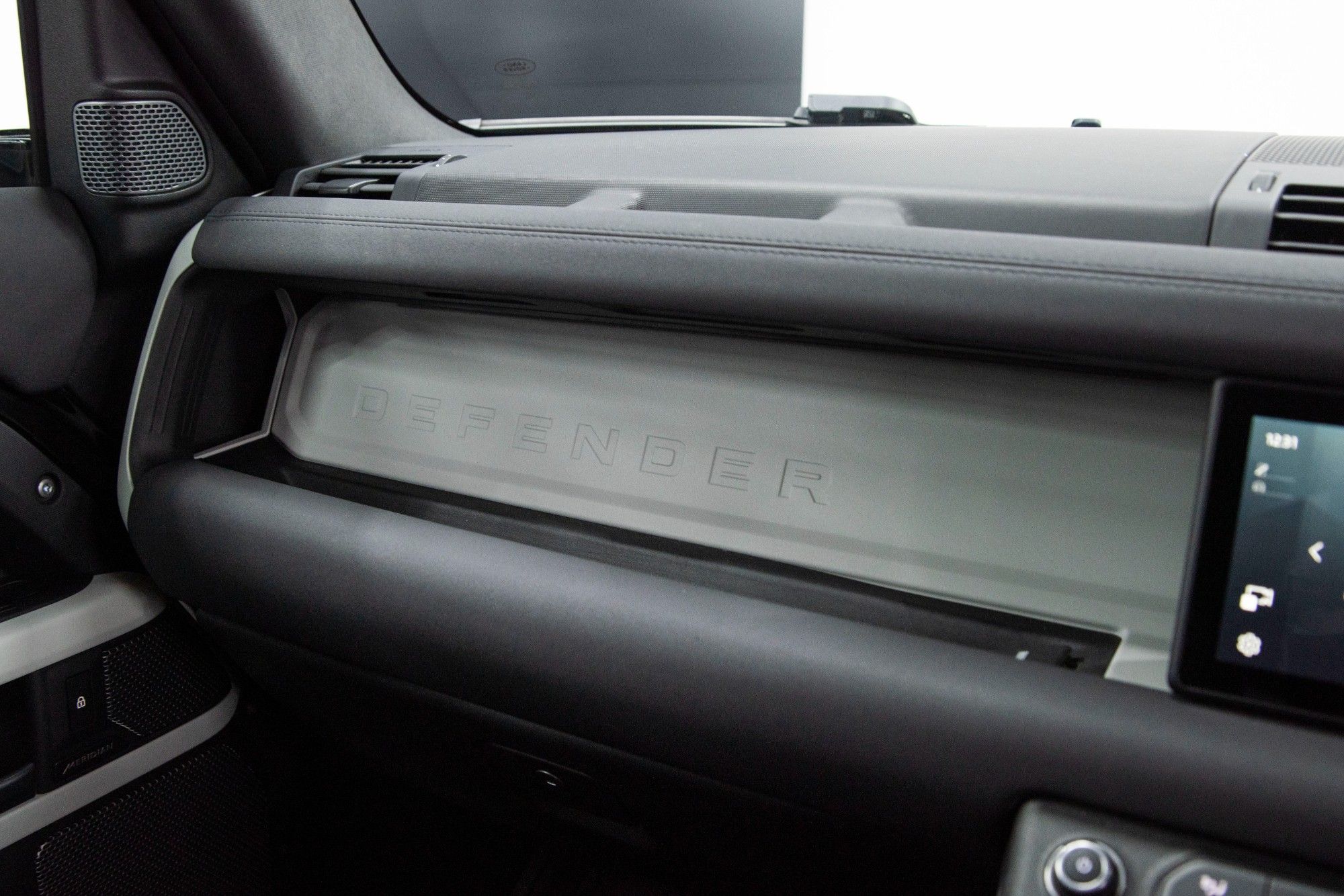 USED 2021 21 LAND ROVER DEFENDER 3.0 SE MHEV 
