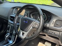 USED 2014 14 VOLVO V40 2.0 D3 R-DESIGN LUX NAV 5d 148 BHP 