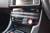 USED 2016 66 JAGUAR XE 3.0 S 4d 335 BHP PAN ROOF / MERIDIAN / BLACK PK