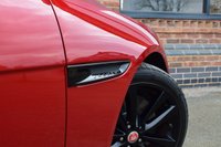 USED 2016 66 JAGUAR XE 3.0 S 4d 335 BHP PAN ROOF / MERIDIAN / BLACK PK