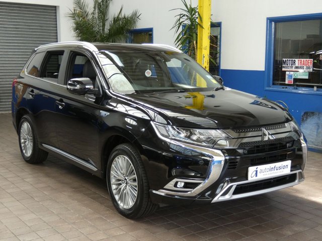 2019 69 Mitsubishi Outlander 2.4 PHEV EXCEED SAFETY 5d 222 BHP