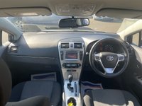 USED 2014 14 TOYOTA AVENSIS 2.2 D-CAT ICON 4d 150 BHP 2 KEYS + FRONT AND REAR PARKING SENSORS +   REVERSING CAMERA +   DUAL ZONE CLIMATE CONTROL +   TRACTION CONTROL +   ADAPTIVE CRUISE CONTROL +   SAT NAVIGATION +   BLUETOOTH CONNECTIVITY +   USB CONNECTIVITY +   KEY LESS START +   SPARE WHEEL + 17 INCH ALLOY WHEELS +
