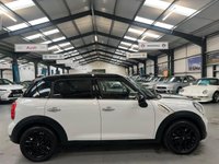 USED 2011 11 MINI COUNTRYMAN 1.6L COOPER 5d 122 BHP Panoramic Roof, CHILI Pack
