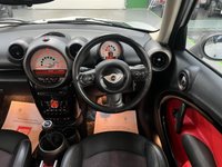 USED 2011 11 MINI COUNTRYMAN 1.6L COOPER 5d 122 BHP Panoramic Roof, CHILI Pack