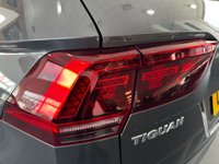 USED 2020 69 VOLKSWAGEN TIGUAN 1.5 R-LINE TECH TSI EVO DSG 5d 148 BHP SPORT SEATS - 20" ALLOY WHEELS - SAT NAV - DSG GERBOX - PANORAMIC GLASS ROOF - PARKING SENSORS
