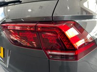 USED 2020 69 VOLKSWAGEN TIGUAN 1.5 R-LINE TECH TSI EVO DSG 5d 148 BHP SPORT SEATS - 20" ALLOY WHEELS - SAT NAV - DSG GERBOX - PANORAMIC GLASS ROOF - PARKING SENSORS
