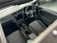 USED 2020 69 VOLKSWAGEN TIGUAN 1.5 R-LINE TECH TSI EVO DSG 5d 148 BHP SPORT SEATS - 20" ALLOY WHEELS - SAT NAV - DSG GERBOX - PANORAMIC GLASS ROOF - PARKING SENSORS