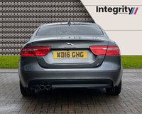 USED 2016 16 JAGUAR XE 2.0 PORTFOLIO 4d 178 BHP Automatic - Leather Seats - Alloy Wheels - Navigation - Parking Sensors