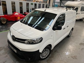 2019 TOYOTA PROACE