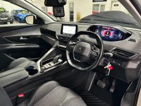 USED 2020 70 PEUGEOT 5008 1.2 PURETECH S/S ALLURE 5d 130 BHP 