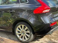 USED 2013 13 VOLVO V40 2.0 D3 SE LUX NAV 5d 148 BHP 