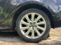 USED 2013 13 VOLVO V40 2.0 D3 SE LUX NAV 5d 148 BHP 