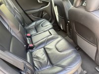 USED 2013 13 VOLVO V40 2.0 D3 SE LUX NAV 5d 148 BHP 