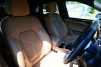 USED 2019 19 PORSCHE MACAN 3.0 S PDK 5d 349 BHP CARRERA WHITE METALLIC PAINTWORK + MOJAVE LTHR + CARPLAY + NAV + DAB