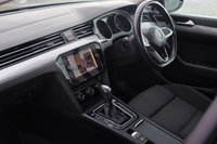 USED 2019 69 VOLKSWAGEN PASSAT 2.0 SE NAV TDI DSG 4d 148 BHP 