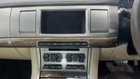 USED 2014 14 JAGUAR XF 2.2 D PREMIUM LUXURY 4d 200 BHP 