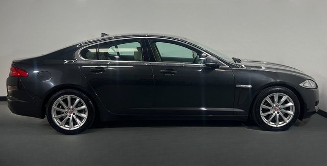 2014 JAGUAR XF - Photo 8