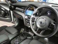 USED 2023 23 MINI HATCH COOPER COOPER S LEVEL 3 3d 181 BHP NO ROAD TAX, NO CONGESTION CHARGE, NO CAZ, NO ULEZ. STUNNING EXAMPLE HEAD UP DISPLAY SAT NAV HARMAN KARDON SOUND LEATHER HEATED SEATS PANORAMIC SUNROOF REAR CAMERA PARKING SENSORS 1 OWNER MINI WARRANTY TILL AUGUST 2026