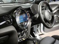USED 2023 23 MINI HATCH COOPER COOPER S LEVEL 3 3d 181 BHP NO ROAD TAX, NO CONGESTION CHARGE, NO CAZ, NO ULEZ. STUNNING EXAMPLE HEAD UP DISPLAY SAT NAV HARMAN KARDON SOUND LEATHER HEATED SEATS PANORAMIC SUNROOF REAR CAMERA PARKING SENSORS 1 OWNER MINI WARRANTY TILL AUGUST 2026