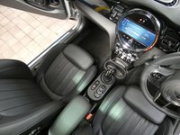 USED 2023 23 MINI HATCH COOPER COOPER S LEVEL 3 3d 181 BHP NO ROAD TAX, NO CONGESTION CHARGE, NO CAZ, NO ULEZ. STUNNING EXAMPLE HEAD UP DISPLAY SAT NAV HARMAN KARDON SOUND LEATHER HEATED SEATS PANORAMIC SUNROOF REAR CAMERA PARKING SENSORS 1 OWNER MINI WARRANTY TILL AUGUST 2026