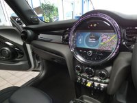 USED 2023 23 MINI HATCH COOPER COOPER S LEVEL 3 3d 181 BHP NO ROAD TAX, NO CONGESTION CHARGE, NO CAZ, NO ULEZ. STUNNING EXAMPLE HEAD UP DISPLAY SAT NAV HARMAN KARDON SOUND LEATHER HEATED SEATS PANORAMIC SUNROOF REAR CAMERA PARKING SENSORS 1 OWNER MINI WARRANTY TILL AUGUST 2026