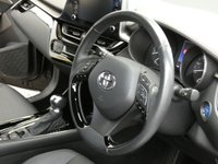 USED 2021 21 TOYOTA CHR 1.8 EXCEL 5d 121 BHP SAT NAV HEATED LEATHER REAR CAMERA PARKING SENSORS 1 OWNER TOYOTA WARRANTY TILL MARCH 2031